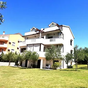 Ana Apartman